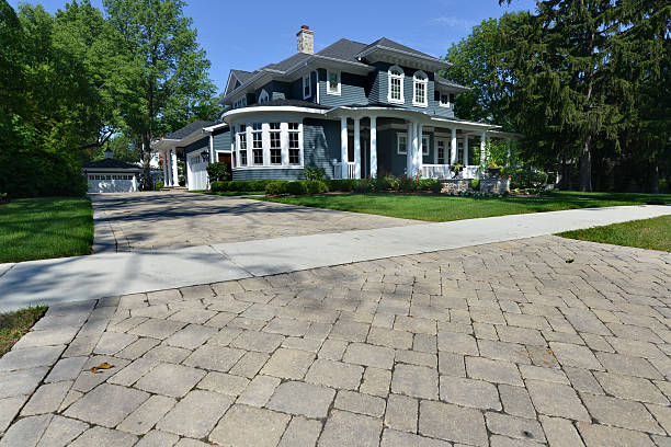 Best Driveway Pavers Installation  in Diberville, MS